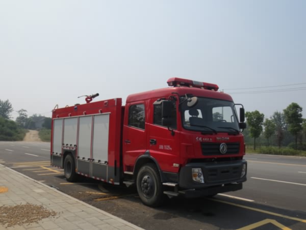 江特牌JDF5150GXFPM60/A型泡沫消防車